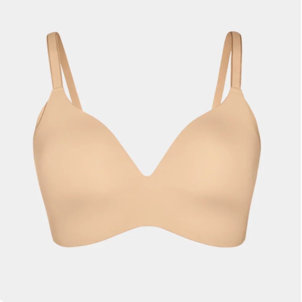 Knix Beige Seamless Bra contour